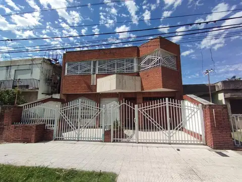 EN VENTA CASA 3 DORMITORIOS BARRIO SALADILLO