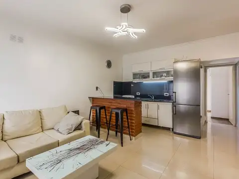 VENTA PH 2AMB REFACCIONADO CON PATIO Y COCHERA