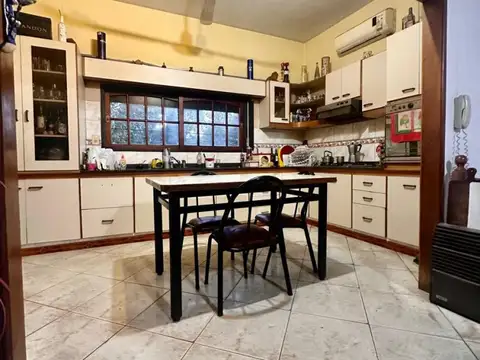 CASA VENTA CON LOCAL IDEAL DOS FAMILIAS ZONA ID LYNCH