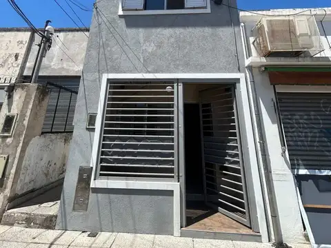 Depto Tipo Casa 2 ambientes con 1 baño