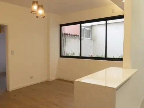 Teniente General Juan Domingo Perón 3500, Piso 2