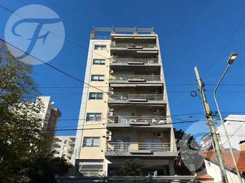 Departamento 3 ambientes con cochera cubierta y suite en Morón – Muy luminoso
