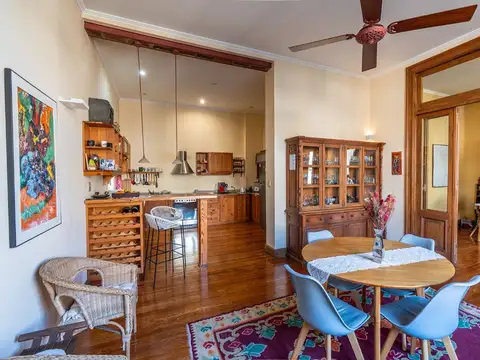 VENTA SEMI PISO 4 AMBIENTES SAN TELMO CON BALCON