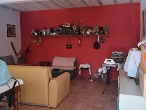Casa 8 ambientes con 4 baños