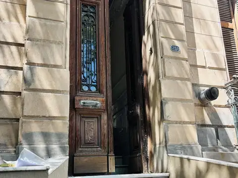 Av. Emilio Civit al 200