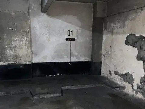 Cochera en Venta con acceso Ascensor