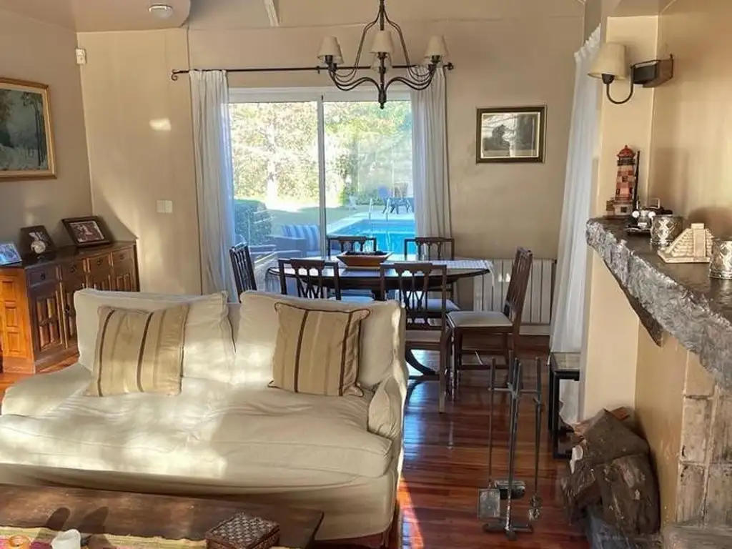 Casa en Alquiler de 268,0 m2