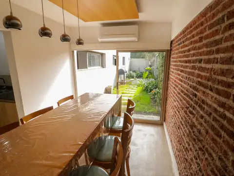 Casa en Venta con 3 cocheras