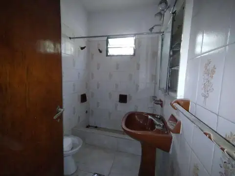 Depto Tipo Casa en Alquiler 50 años
