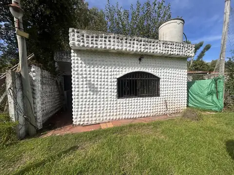 VENTA TERRENO CON CASA A RECICLAR  - TORTUGUITAS