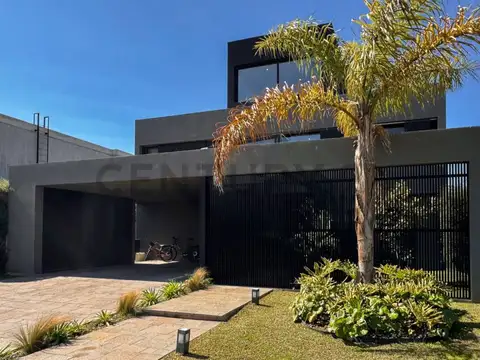 Virazón Nordelta al lago casa de 3 plantas en venta