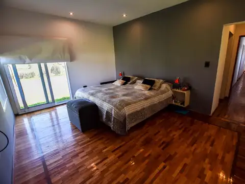Casa 5 ambientes con 2 baños