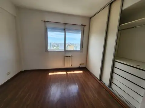 Departamento 2 amb.con balcón al frente y cochera | Boyacá 700, entre Páez y Felipe Vallese – Flores