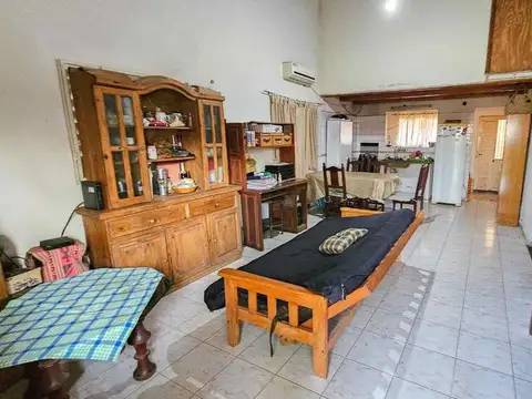 SE VENDE CASA Pje Misiones 2200