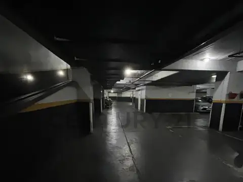 Av. Avellaneda 300, Piso 1