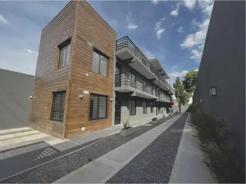 Venta Moderno dúplex de 2 ambientes en Morón – diseño contemporáneo y excelente ubicación