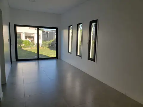 Casa en Alquiler de 3 dormitorios
