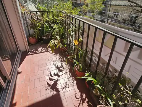 ¡OPORTUNIDAD! VENTA DEPARTAMENTO 5 AMBIENTES | MUY LUMINOSO — COCHERA CUBIERTA FIJA