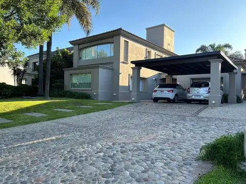 Casa en Venta al Este