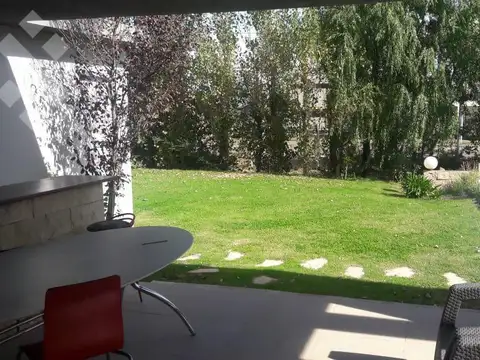 Venta Casa 4 dormi   Pileta - Bº La Zagala - Neuquén Capital