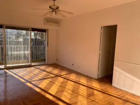 Departamento Venta Belgrano 3 amb   Escritorio/Tercer dormitorio.Balcón contrafrente. Apto Crédito.