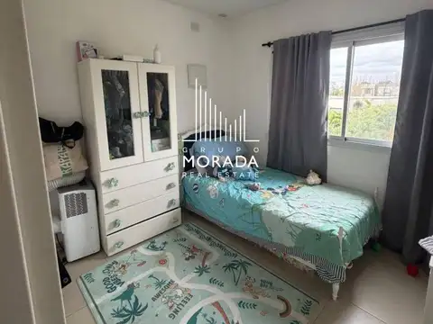 Casa en Alquiler con 2 cocheras
