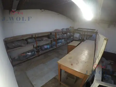 Galpon en Venta 27  mts Fondo