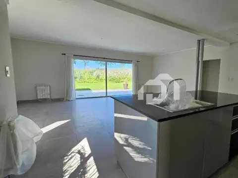 Casa 5 ambientes con 5 baños