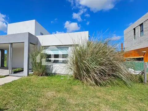 Casa  en Venta en Puertos, Escobar, G.B.A. Zona Norte