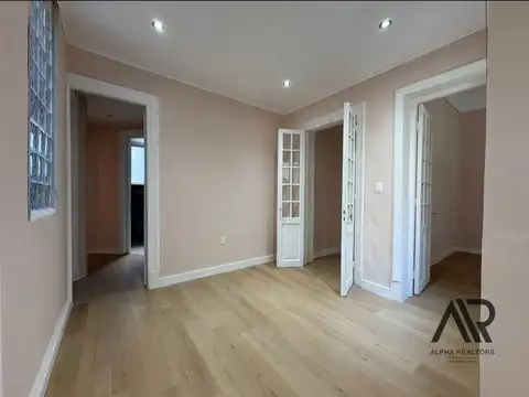 Departamento 6 ambientes con 2 baños