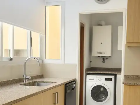 Depto Tipo Casa en Venta con 2 cocheras