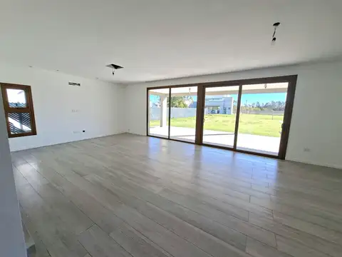 Casa en Venta en City Bell, USD 405.000