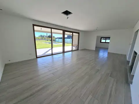 Casa 6 ambientes con 3 baños