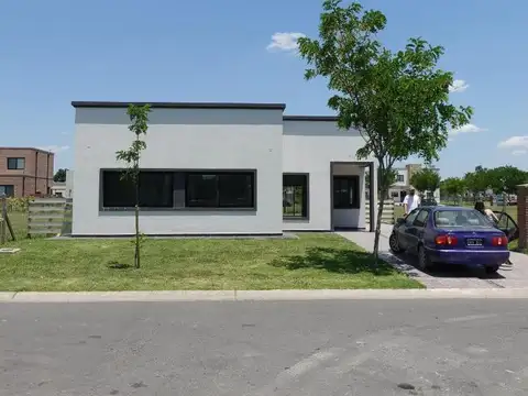 Casa en venta a estrenar, Barrio San Pablo, Pilar  342