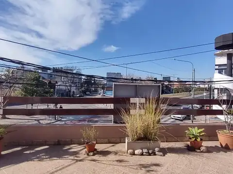 Depto Tipo Casa 4 ambientes con 2 baños