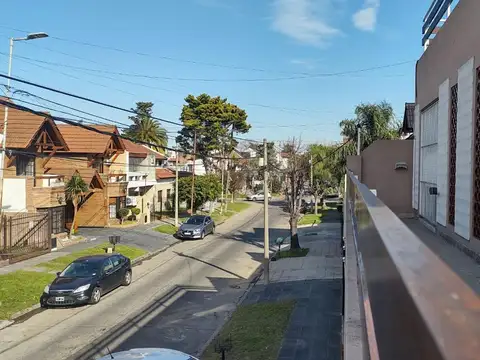 Depto Tipo Casa en Venta con 2 cocheras