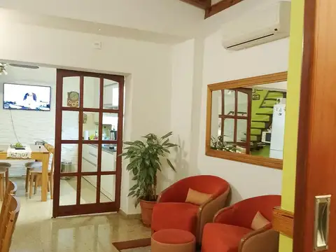 Casa 6 ambientes con 1 baño