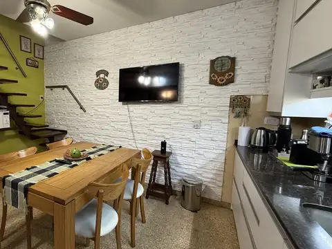 Casa 6 ambientes con 1 baño