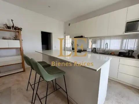 Casa en Alquiler de 3 dormitorios