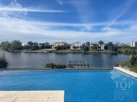 Casa en Venta al Este
