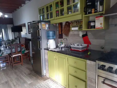 Casa 4 ambientes con 3 baños