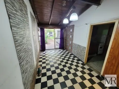 Casa 5 ambientes con 1 baño