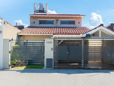 Casa 5 ambientes con 2 baños