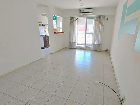 ALQUILER Depto 3 amb con balcon y cochera comun