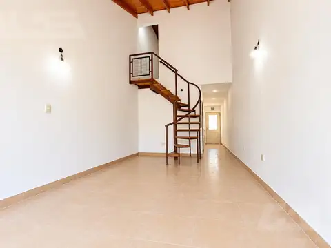 Depto Tipo Casa en Alquiler de 3 ambientes