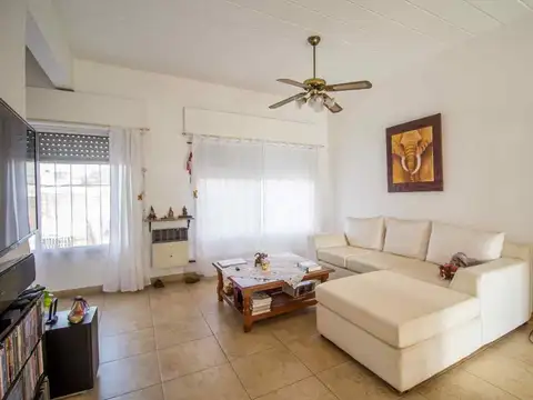 Venta Casa 8 amb Villa Ballester con Patio/Terraza