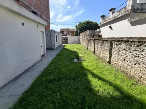 Depto Tipo Casa en Alquiler de 2 dormitorios