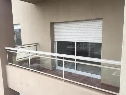 3 de Febrero e/ Italia y Estrada