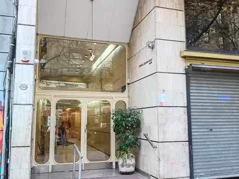 EXCELENTE MONOAMBIENTE C/BALCON EN AVENIDA DE MAYO AL 1200, CONGRESO