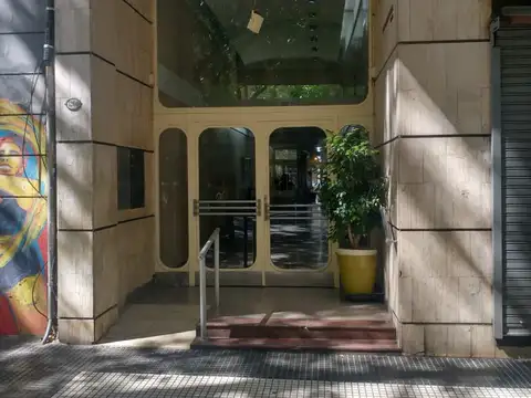 EXCELENTE MONOAMBIENTE C/BALCON EN AVENIDA DE MAYO AL 1200, CONGRESO